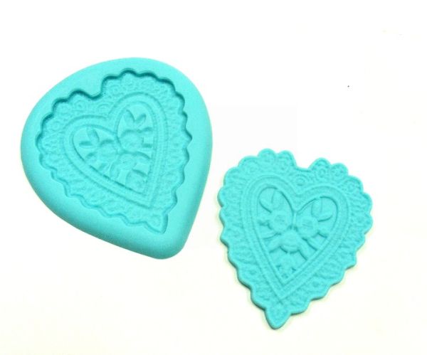 CAKE DECORATING SILICONE LACY HEART MOULD