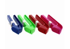 KITCHEN GARLIC PRESS PLASTIC ASSORTED